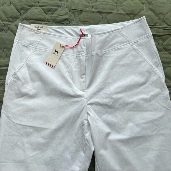 ***NWT***The Black Dog Ladies Capris color White - Picture 2 of 11